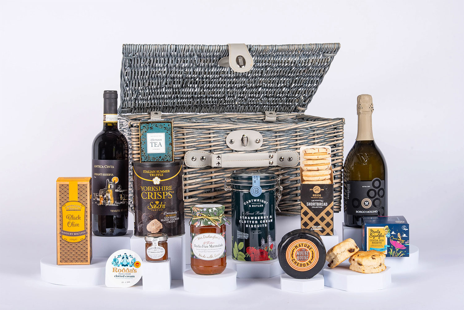 Corporate Hamper Ideas to Delight Your Clients and Employees